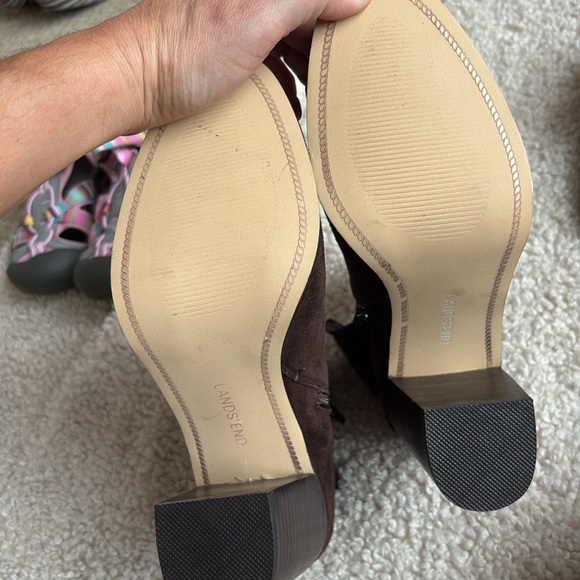 New lands ends boots size 9 - Picture 3 of 3